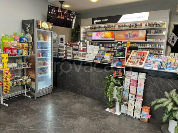 negozio in vendita a Novara in zona zona Sant'Andrea - San Rocco