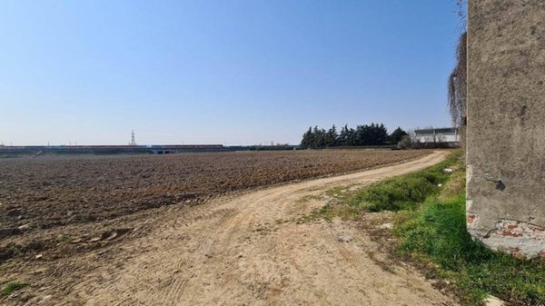 terreno edificabile in vendita a Novara in zona Veveri