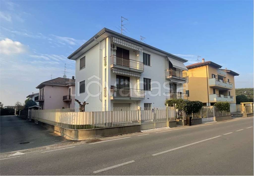 appartamento in vendita a Novara in zona Pernate