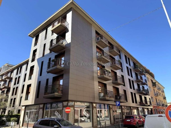 appartamento in vendita a Novara in zona Centro Città