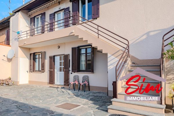 casa indipendente in vendita a Novara in zona Olengo