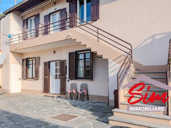 casa indipendente in vendita a Novara in zona Olengo