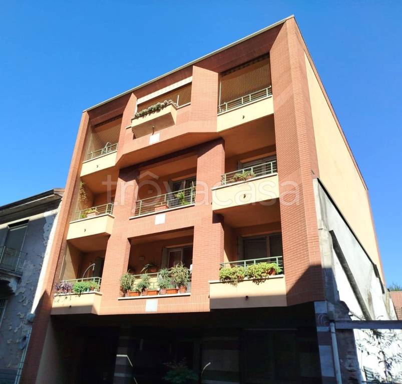 appartamento in vendita a Novara in zona Centro Città