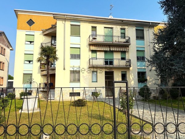 appartamento in vendita a Novara in zona Pernate