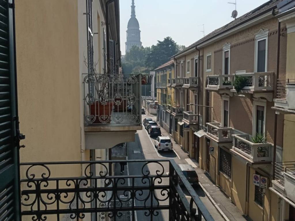 appartamento in vendita a Novara in zona Centro Città