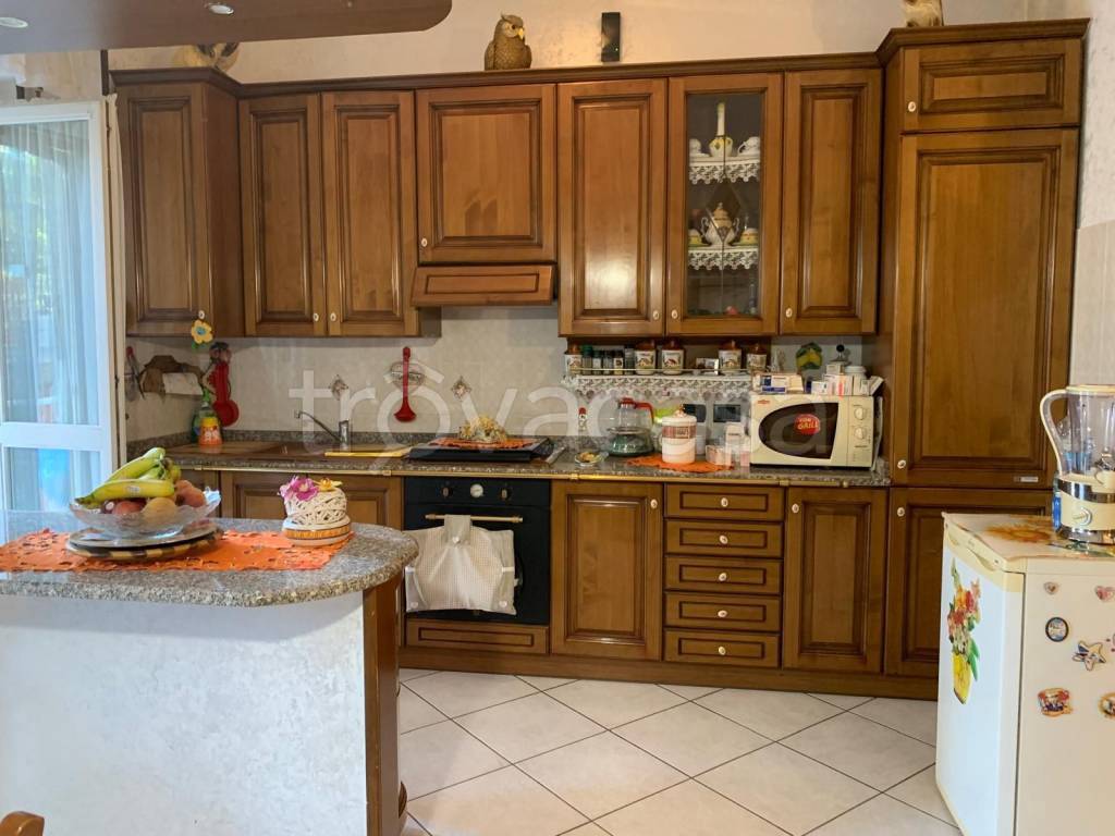 appartamento in vendita a Novara in zona Centro Città