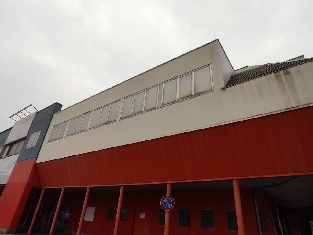 locale commerciale in vendita a Novara in zona zona San Martino
