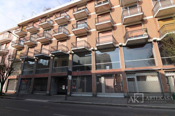 negozio in vendita a Novara in zona zona Agogna - San Paolo