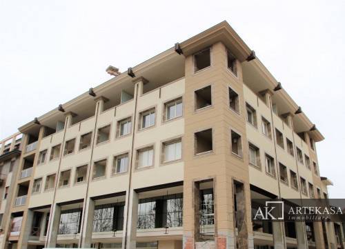 negozio in vendita a Novara in zona Centro Città