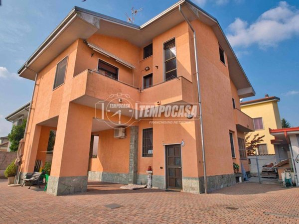 casa indipendente in vendita a Novara in zona Vignale