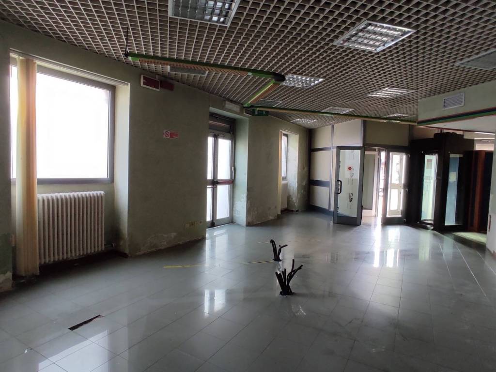 ufficio in vendita a Novara in zona Pernate