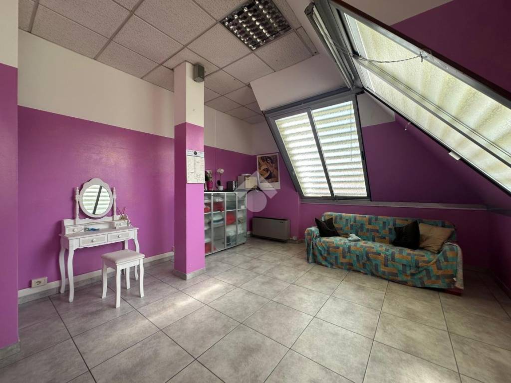 negozio in vendita a Novara in zona zona San Martino