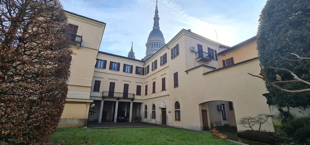 appartamento in vendita a Novara in zona Centro Città
