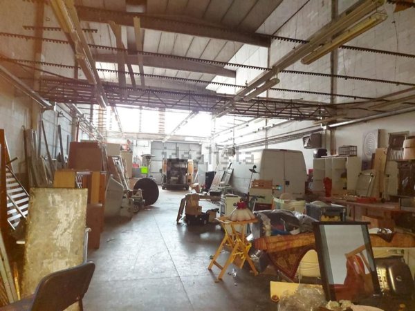 capannone in vendita a Novara