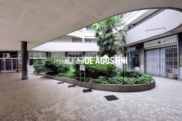 appartamento in vendita a Novara in zona Centro Città