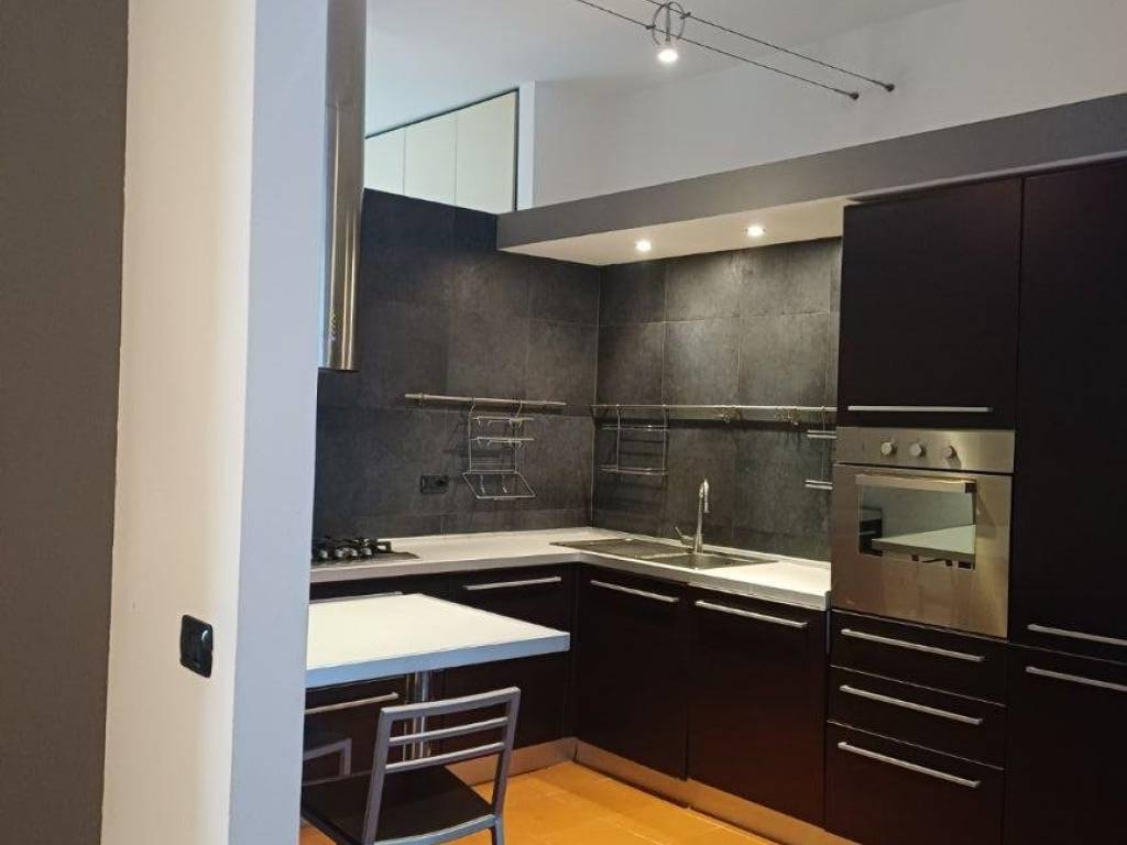 appartamento in vendita a Novara in zona Centro Città