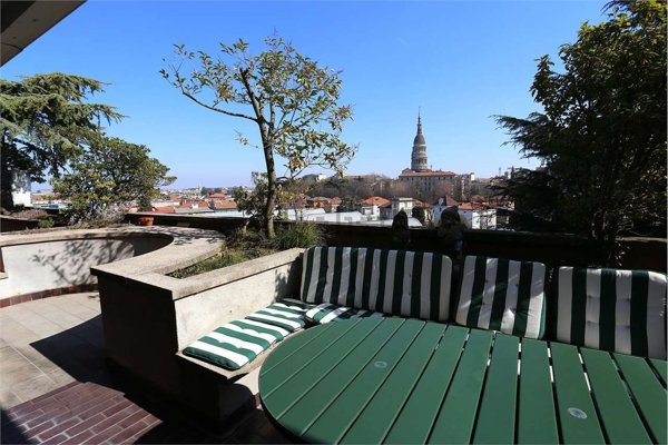 appartamento in vendita a Novara in zona Centro Città