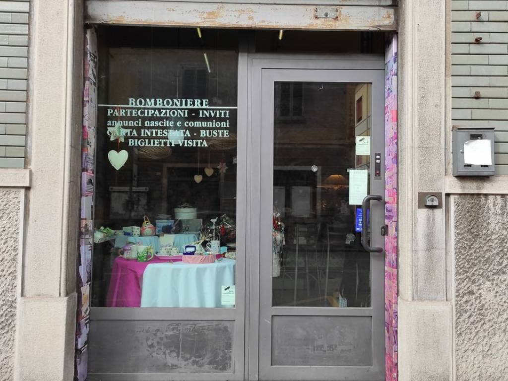 negozio in vendita a Novara in zona zona San Martino