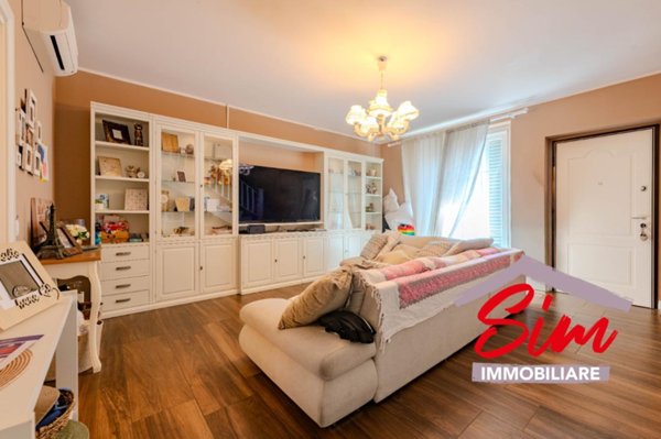 casa indipendente in vendita a Novara in zona Veveri