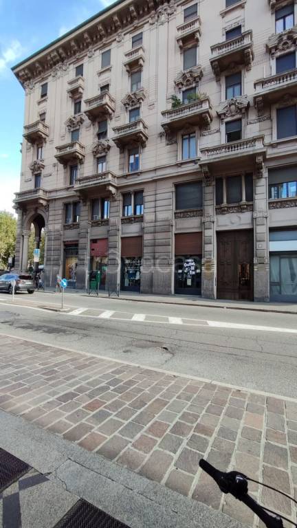 negozio in vendita a Novara in zona Centro Città