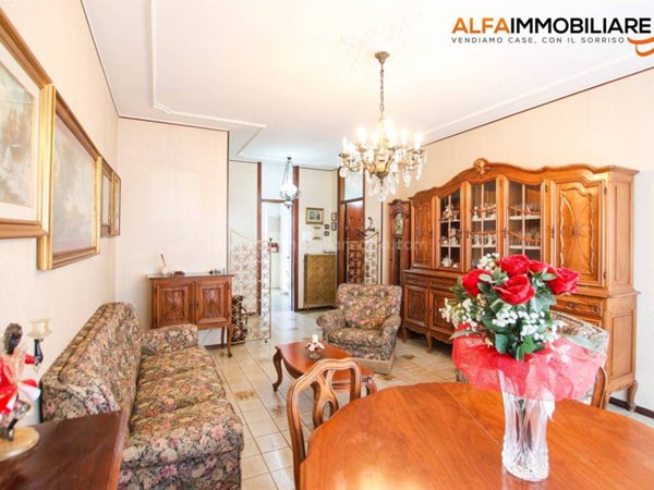 appartamento in vendita a Novara in zona Veveri