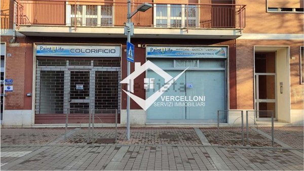 locale commerciale in vendita a Novara in zona zona Porta Mortara