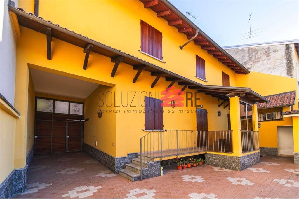 casa indipendente in vendita a Novara in zona zona Agogna - San Paolo