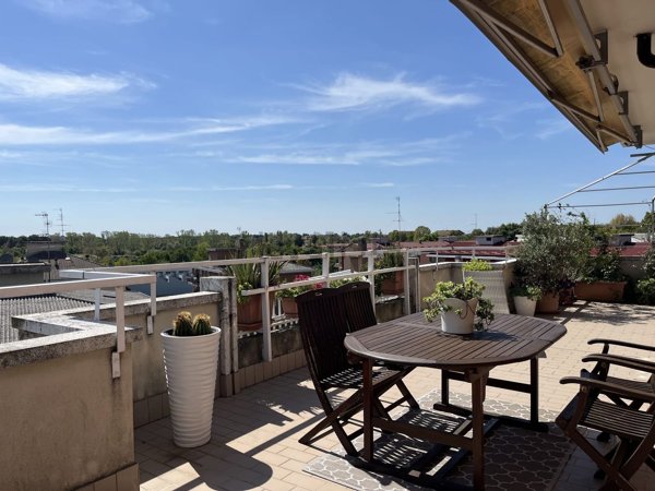 appartamento in vendita a Novara in zona Centro Città