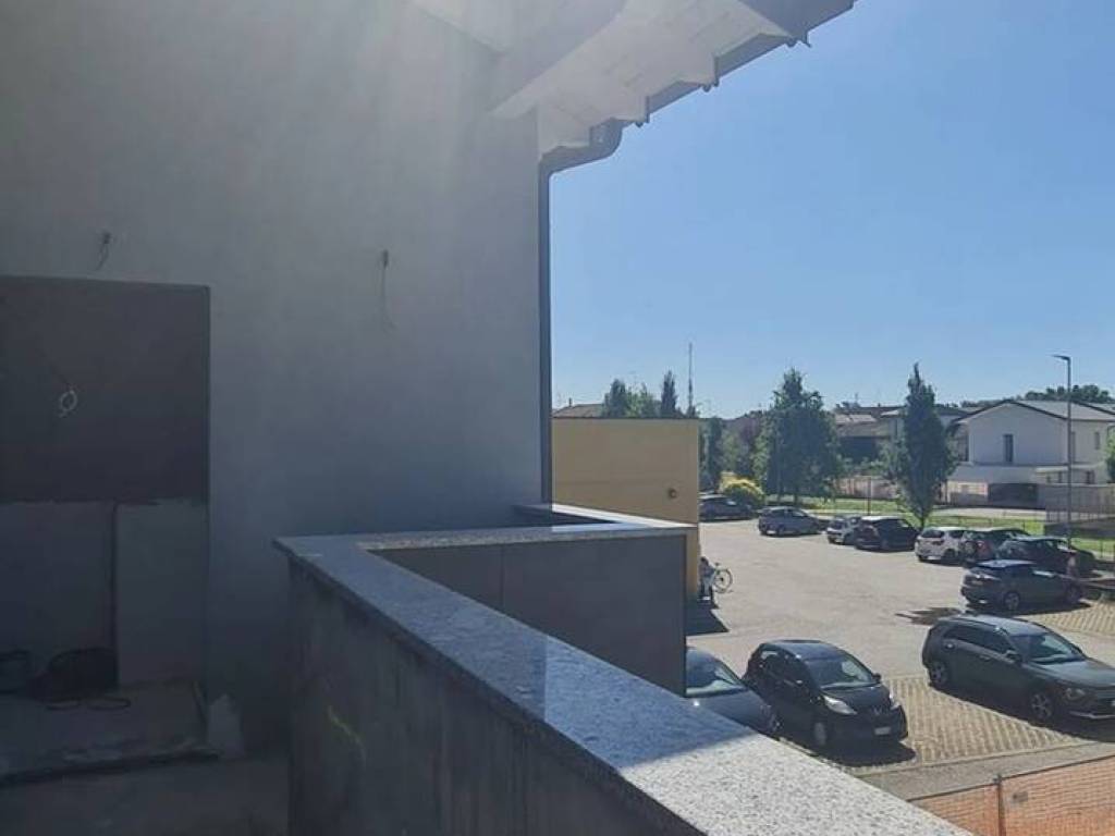 casa indipendente in vendita a Novara in zona Pernate