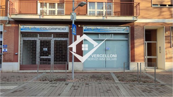 negozio in vendita a Novara in zona zona Porta Mortara