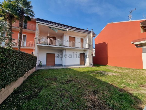 casa indipendente in vendita a Novara in zona zona Sant'Agabio