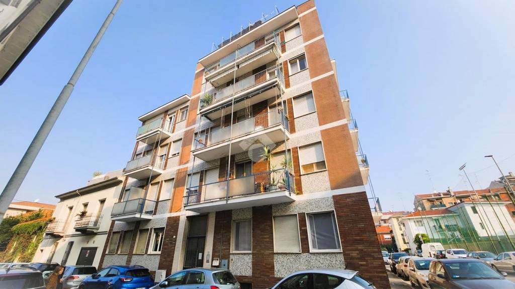 appartamento in vendita a Novara in zona zona Sacro Cuore