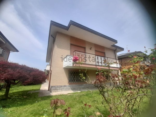 casa indipendente in vendita a Novara in zona Torrion Quartara