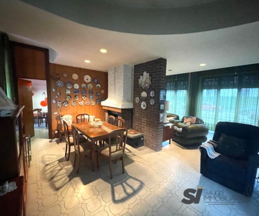 casa indipendente in vendita a Novara