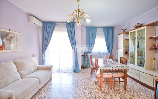 appartamento in vendita a Novara in zona zona Cittadella - Villaggio Dalmazia