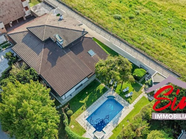 casa indipendente a Novara in zona zona Cittadella - Villaggio Dalmazia