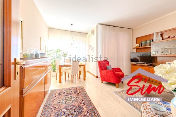 casa indipendente in vendita a Novara