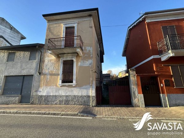 casa indipendente in vendita a Novara in zona Lumellogno