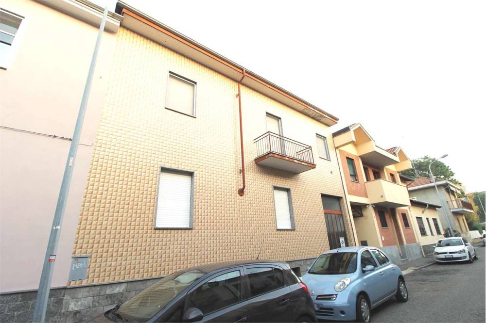 casa indipendente in vendita a Novara in zona zona Agogna - San Paolo