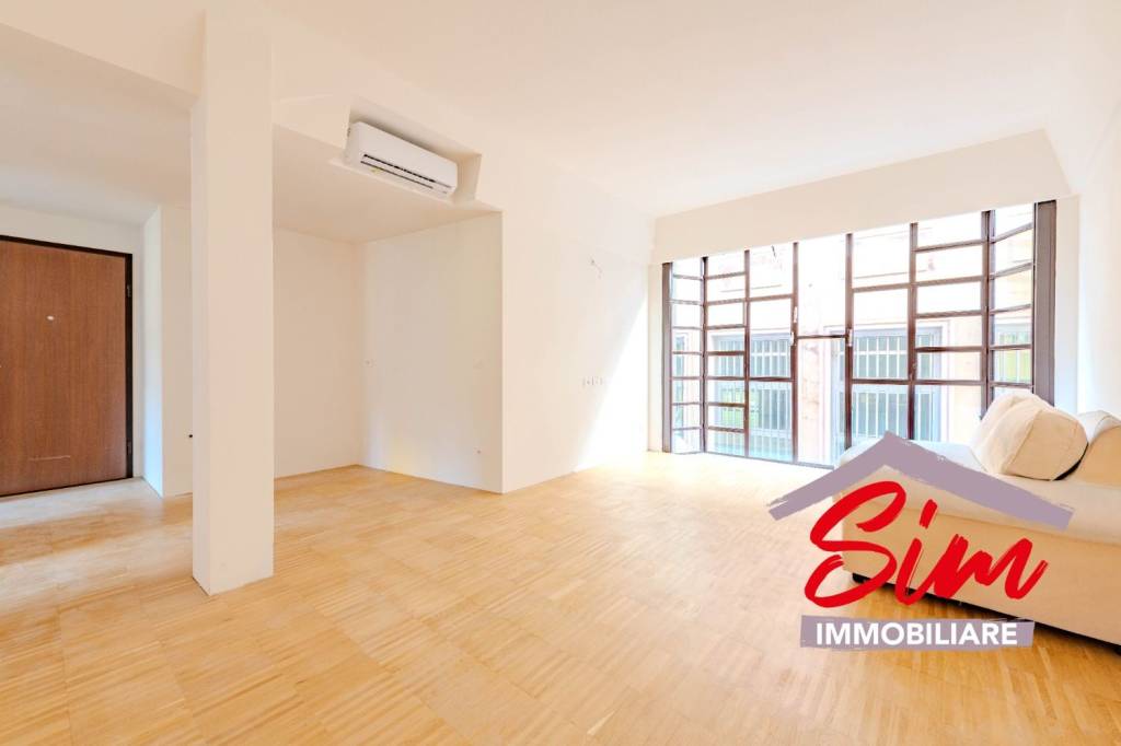 appartamento in vendita a Novara in zona Centro Città