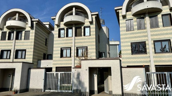 casa indipendente in vendita a Novara in zona zona Agogna - San Paolo