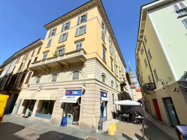 appartamento in vendita a Novara in zona Centro Città