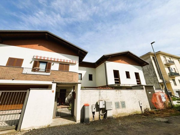 casa indipendente in vendita a Novara in zona zona Sant'Agabio