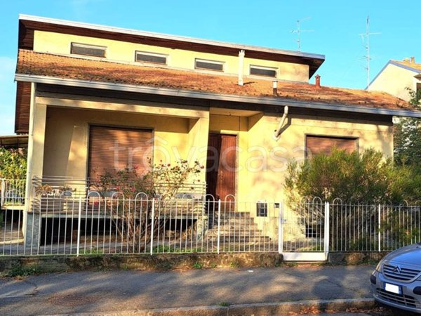 casa indipendente in vendita a Novara in zona Veveri