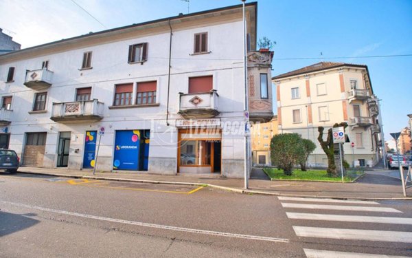 negozio in vendita a Novara in zona zona Porta Mortara