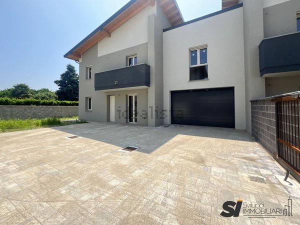 casa indipendente in vendita a Novara in zona Centro Città