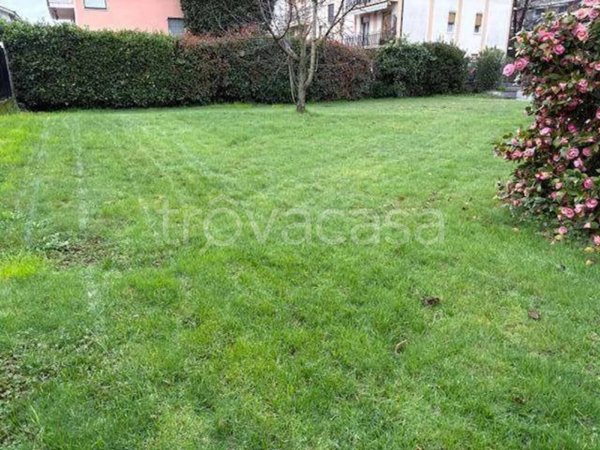 ufficio in vendita a Novara in zona Pernate