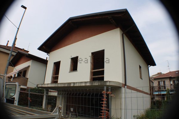 casa indipendente in vendita a Novara in zona zona Sant'Agabio