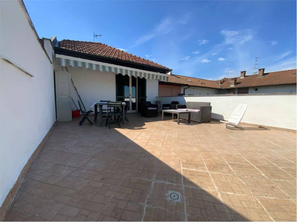 casa indipendente in vendita a Novara in zona Casalgiate