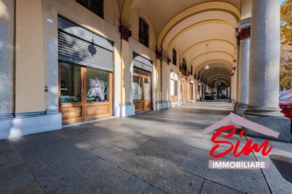 negozio in vendita a Novara in zona Centro Città